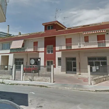 Carmelo B. House Διαμέρισμα *